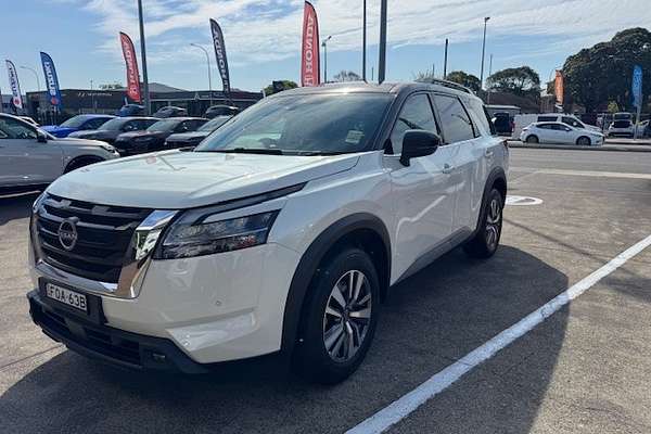 2024 Nissan Pathfinder Ti R53