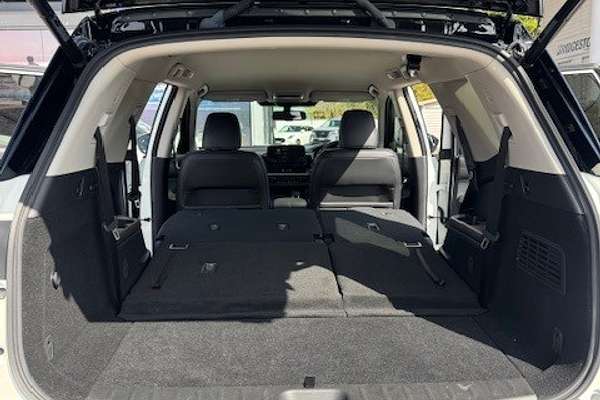 2024 Nissan Pathfinder Ti R53