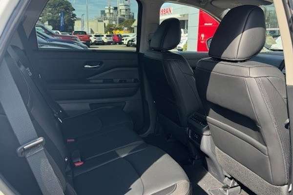 2024 Nissan Pathfinder Ti R53