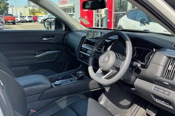 2024 Nissan Pathfinder Ti R53