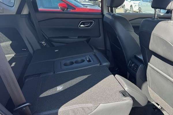 2025 Nissan X-TRAIL ST-L e-POWER T33