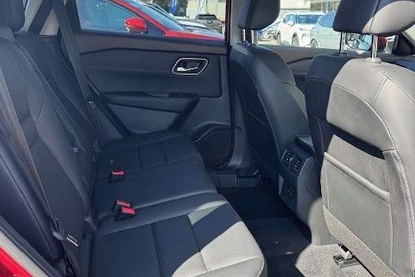2025 Nissan X-TRAIL ST-L e-POWER T33