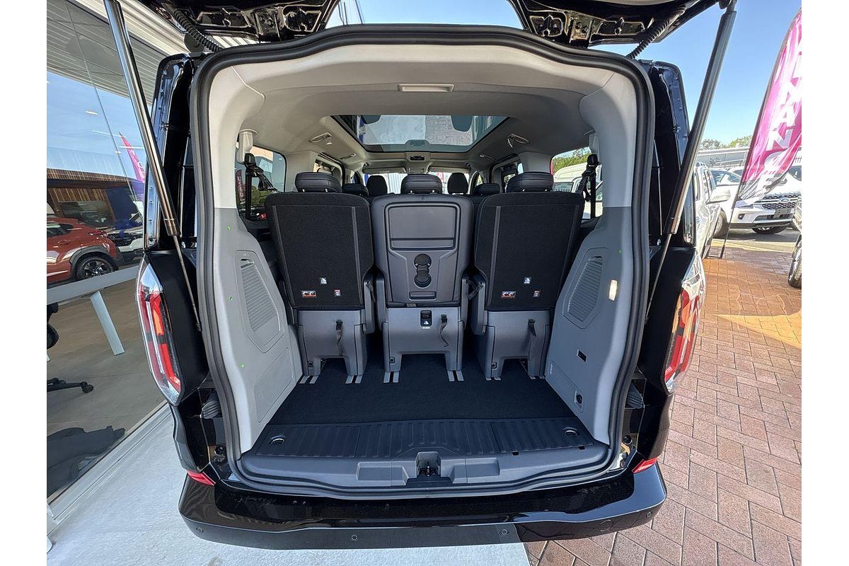 2025 Ford Tourneo Titanium X AV SWB