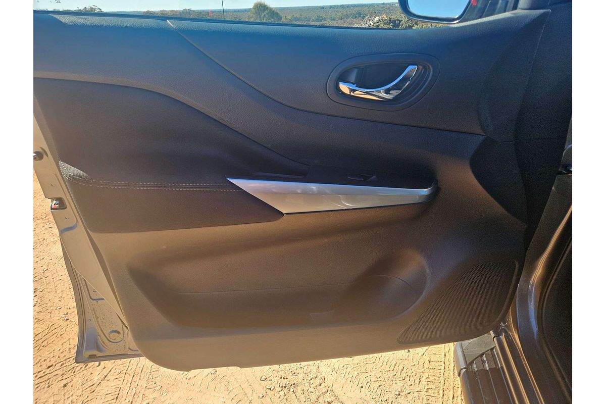 2023 Nissan Navara ST D23