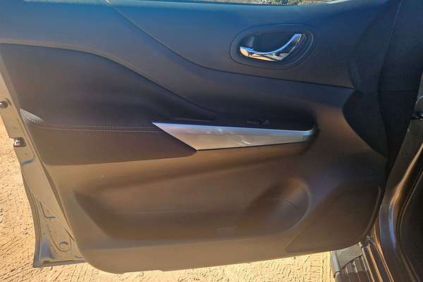2023 Nissan Navara ST D23