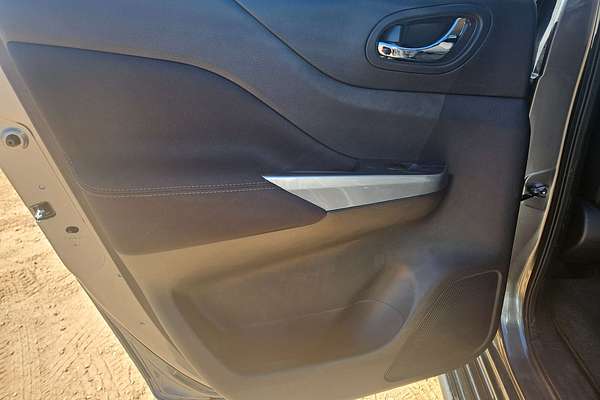 2023 Nissan Navara ST D23