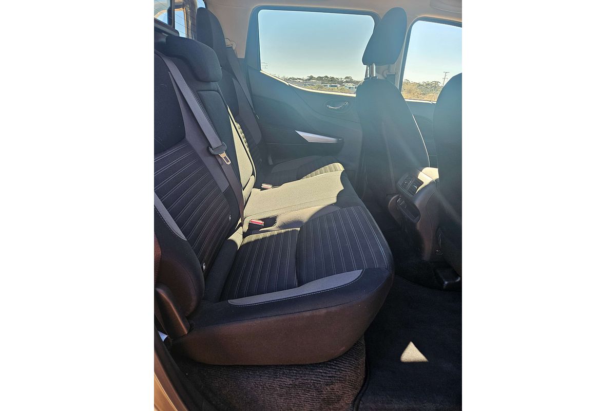 2023 Nissan Navara ST D23