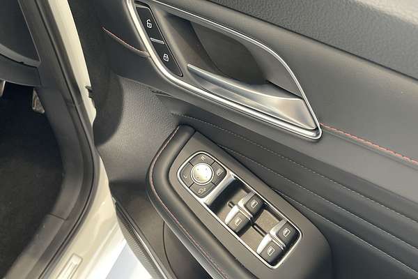 2021 MG HS Essence X SAS23