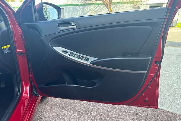 2017 Hyundai Accent Active RB4