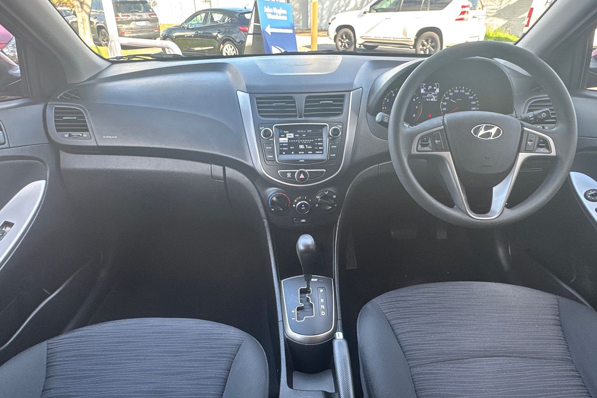 2017 Hyundai Accent Active RB4