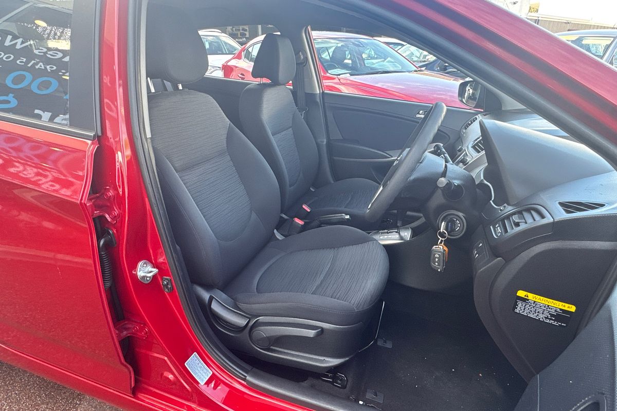 2017 Hyundai Accent Active RB4