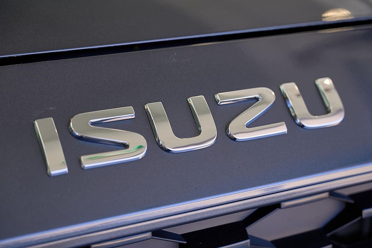2025 Isuzu MU-X LS-M