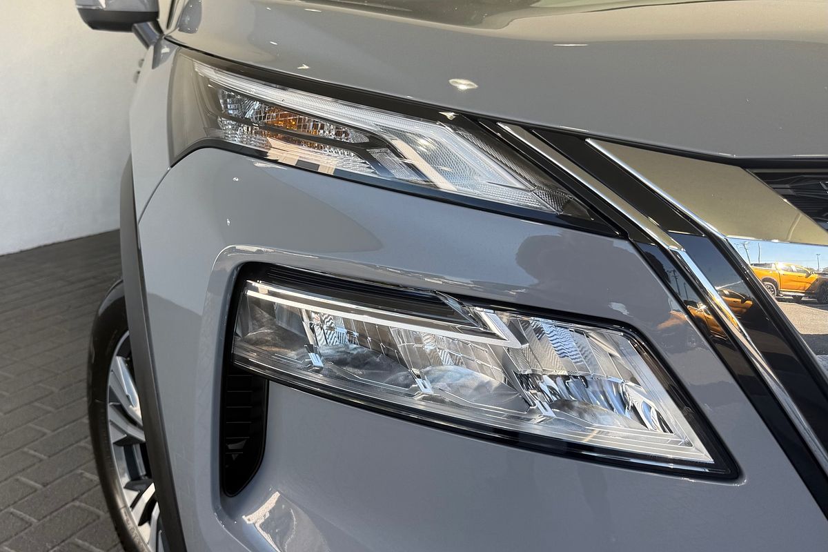 2025 Nissan X-TRAIL ST-L T33