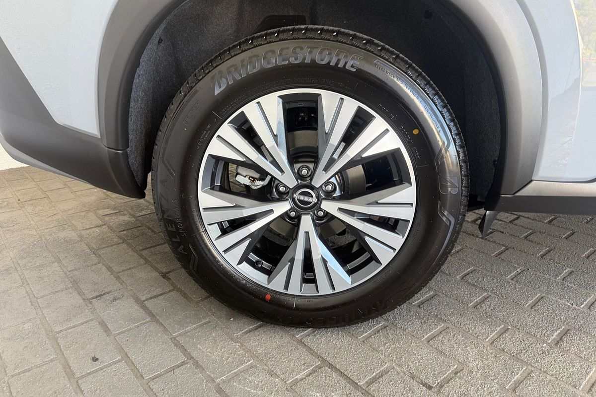 2025 Nissan X-TRAIL ST-L T33