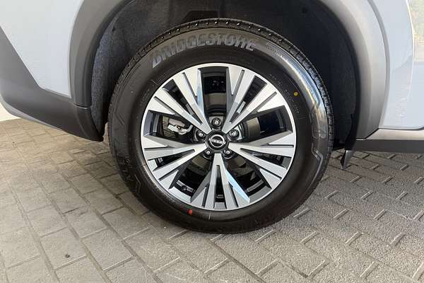 2025 Nissan X-TRAIL ST-L T33
