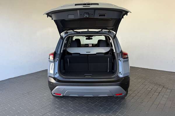 2025 Nissan X-TRAIL ST-L T33