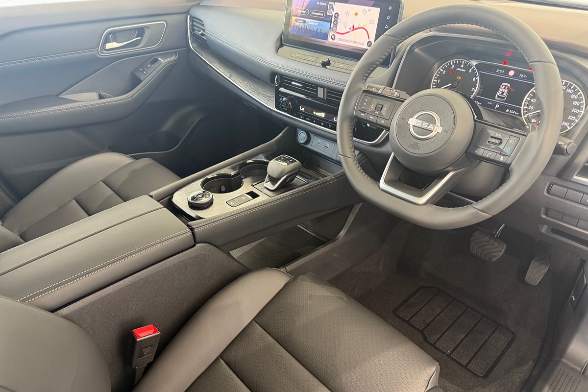 2025 Nissan X-TRAIL ST-L T33
