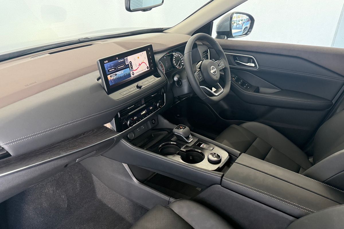 2025 Nissan X-TRAIL ST-L T33
