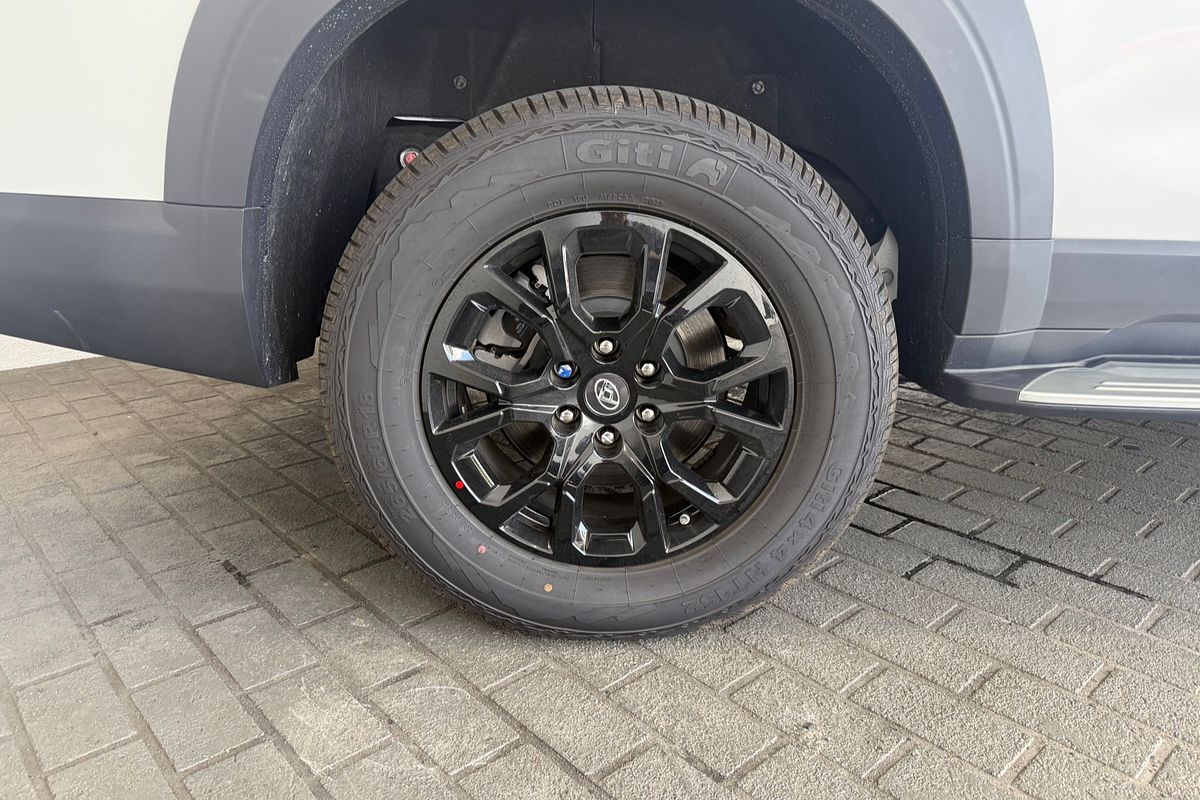 2025 LDV D90 Executive SV9A