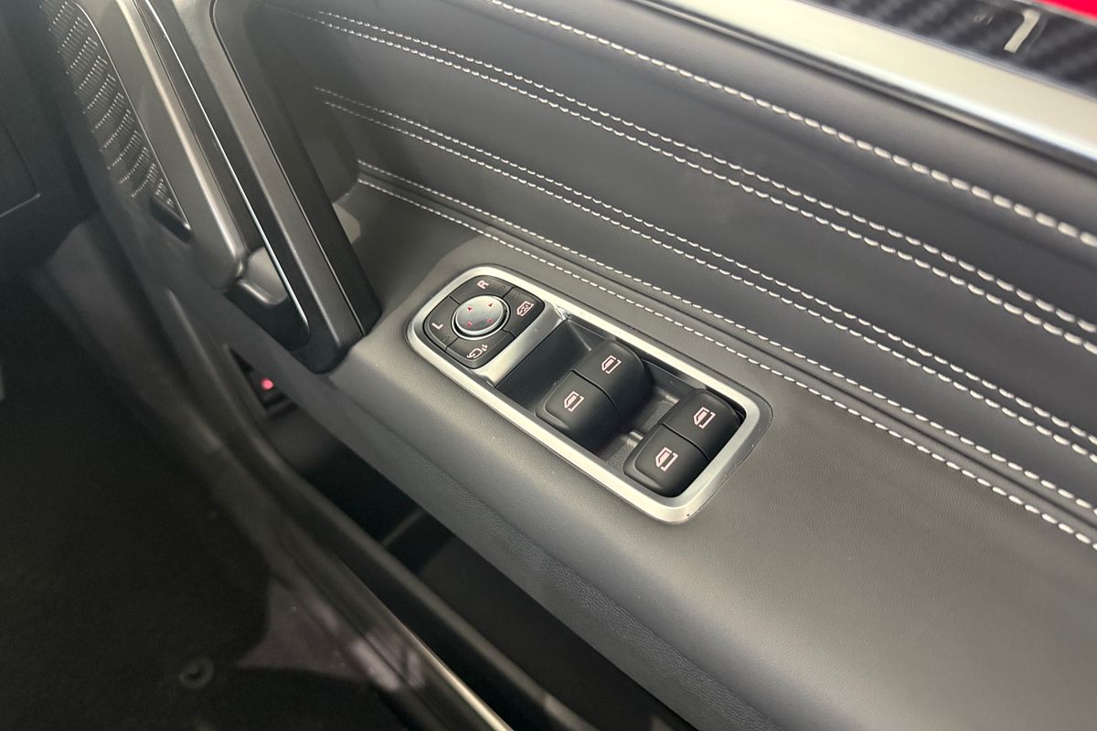 2025 LDV D90 Executive SV9A