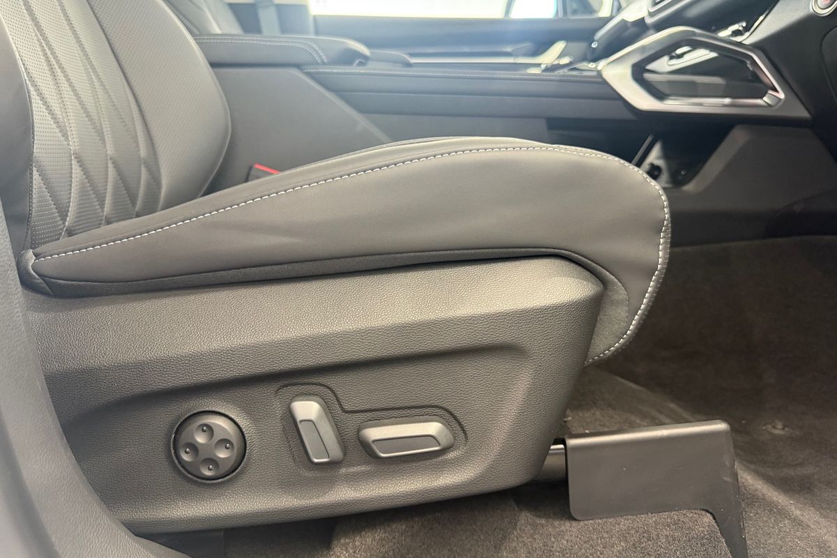 2025 LDV D90 Executive SV9A