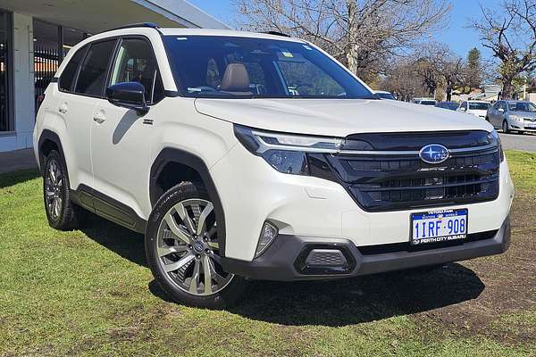 2025 Subaru Forester Hybrid Touring S6