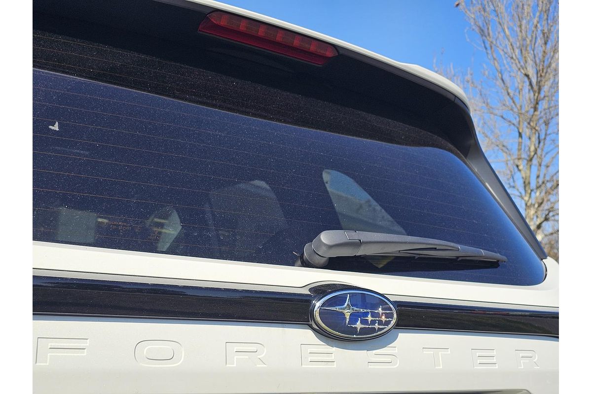 2025 Subaru Forester Hybrid Touring S6
