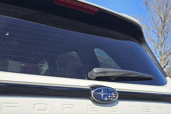 2025 Subaru Forester Hybrid Touring S6
