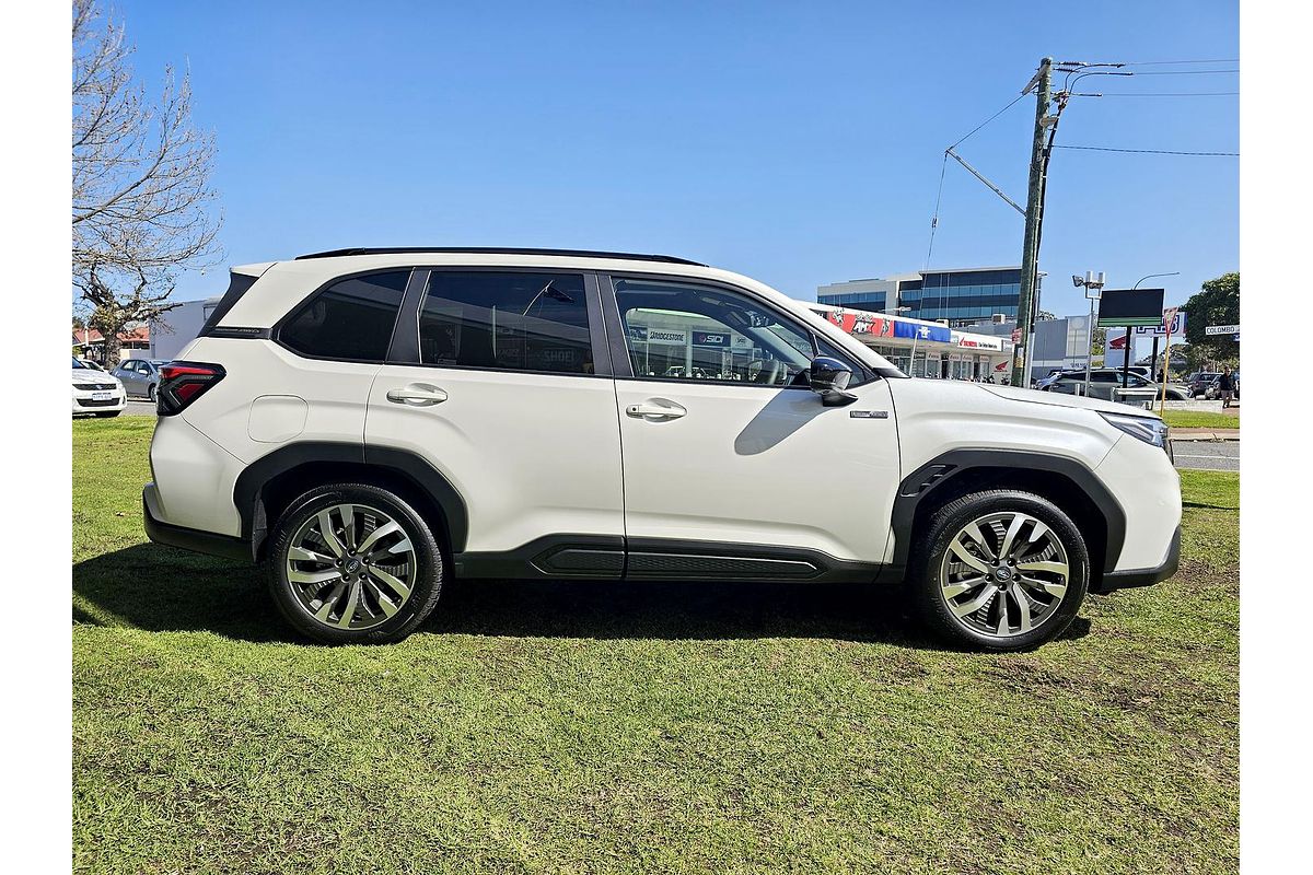 2025 Subaru Forester Hybrid Touring S6