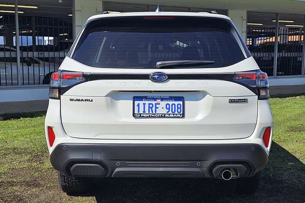2025 Subaru Forester Hybrid Touring S6