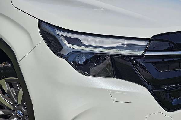 2025 Subaru Forester Hybrid Touring S6