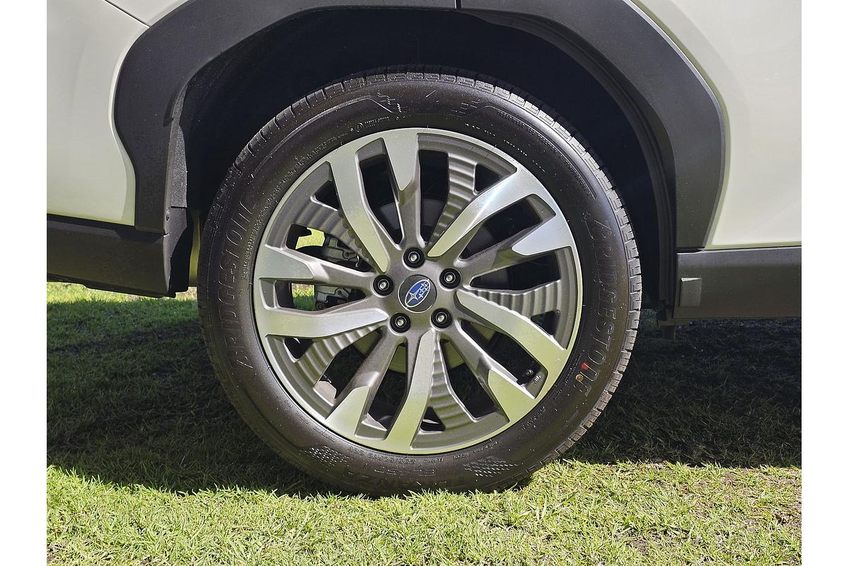 2025 Subaru Forester Hybrid Touring S6