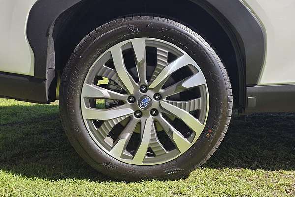 2025 Subaru Forester Hybrid Touring S6