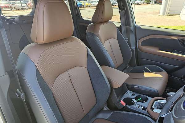 2025 Subaru Forester Hybrid Touring S6