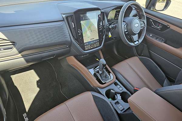 2025 Subaru Forester Hybrid Touring S6
