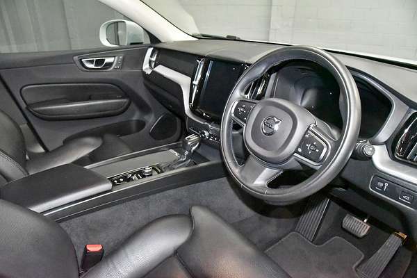 2019 Volvo XC60 T5 Momentum