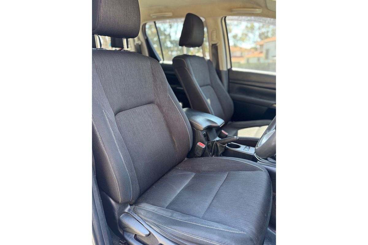 2019 Toyota Hilux SR GUN126R 4X4