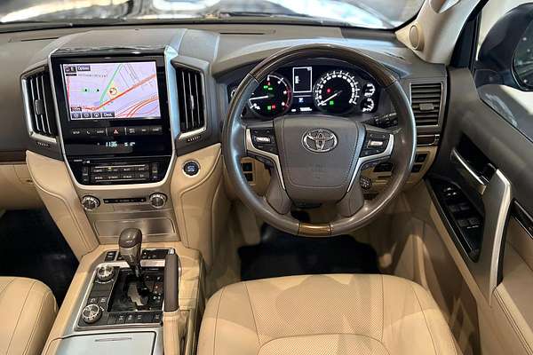 2020 Toyota Landcruiser Sahara VDJ200R