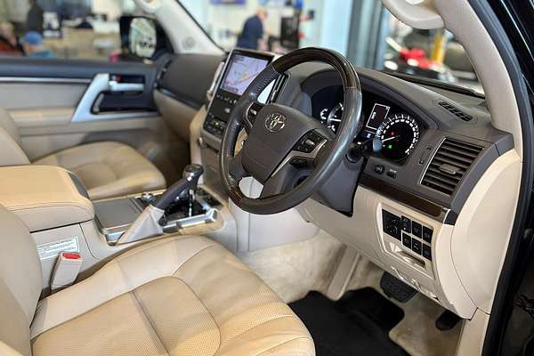 2020 Toyota Landcruiser Sahara VDJ200R