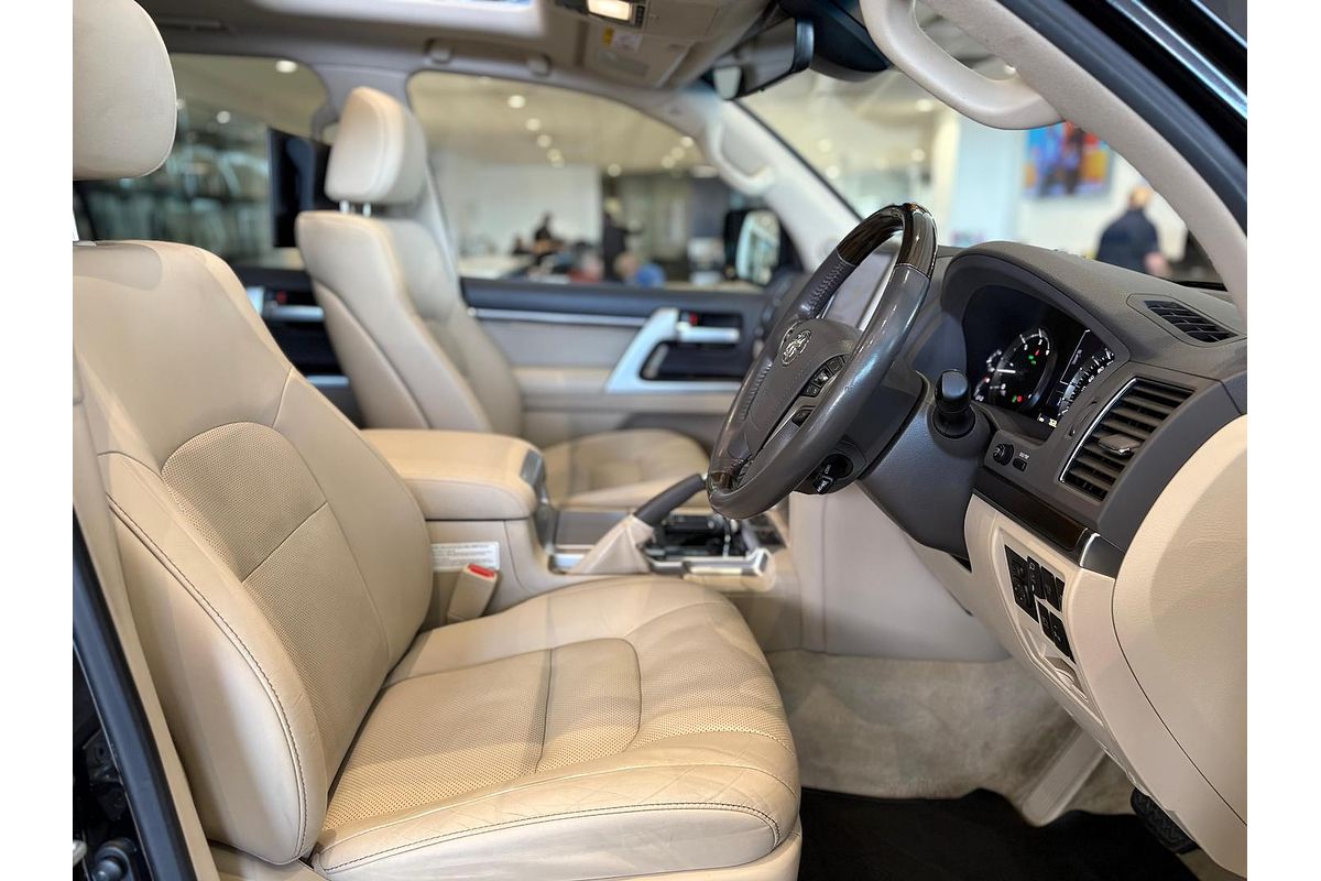 2020 Toyota Landcruiser Sahara VDJ200R