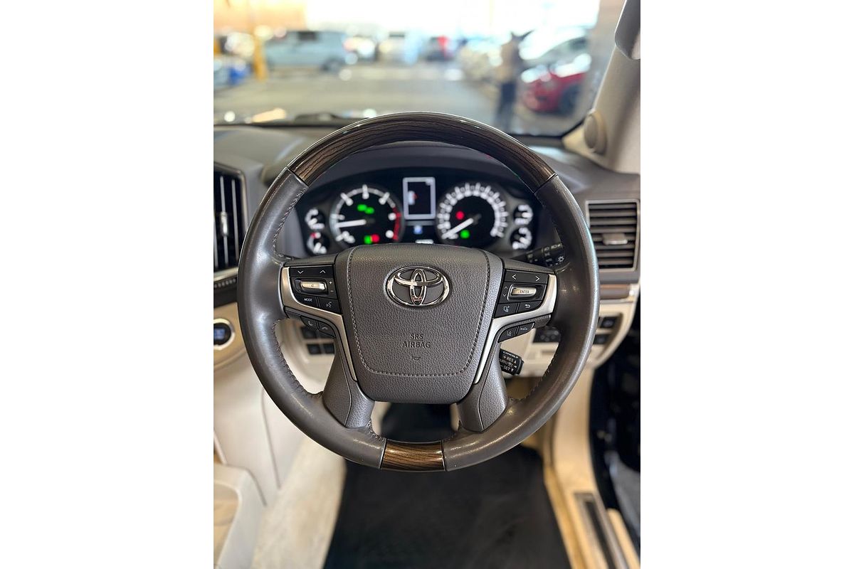 2020 Toyota Landcruiser Sahara VDJ200R
