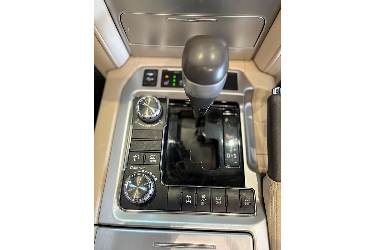 2020 Toyota Landcruiser Sahara VDJ200R