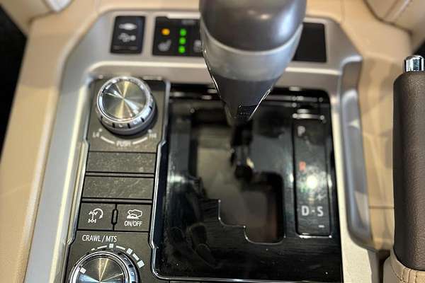 2020 Toyota Landcruiser Sahara VDJ200R