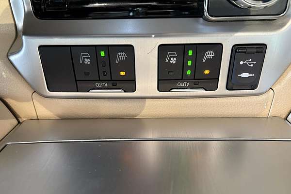 2020 Toyota Landcruiser Sahara VDJ200R