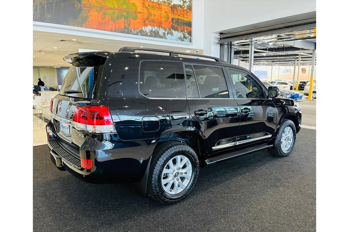 2020 Toyota Landcruiser Sahara VDJ200R