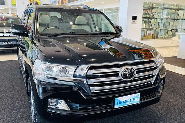 2020 Toyota Landcruiser Sahara VDJ200R