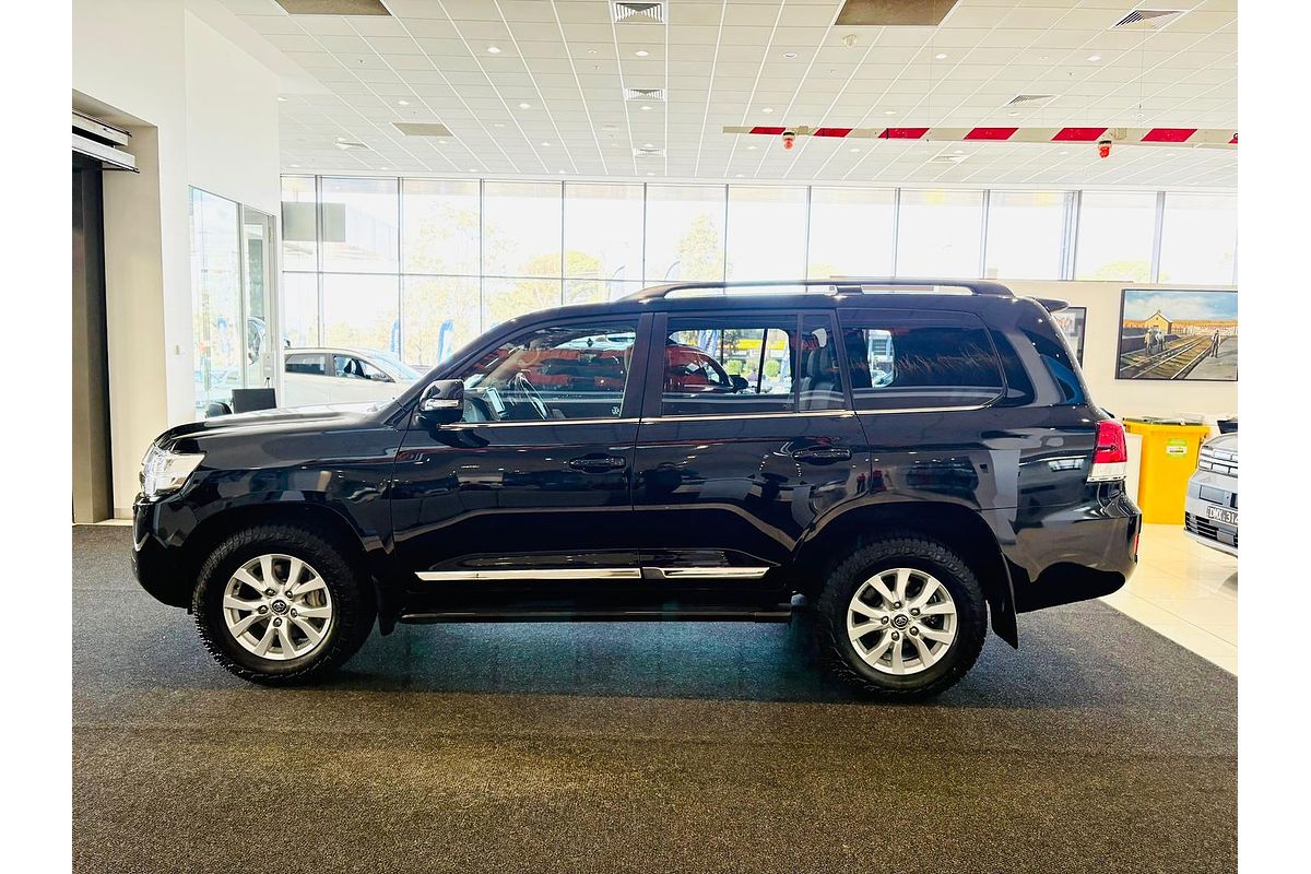 2020 Toyota Landcruiser Sahara VDJ200R