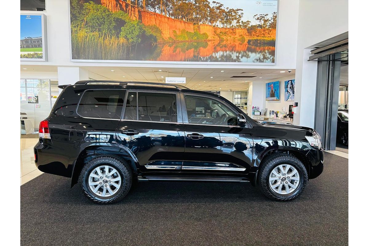 2020 Toyota Landcruiser Sahara VDJ200R