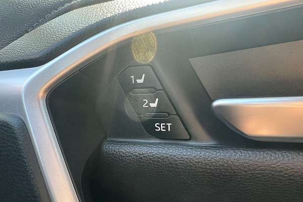 2020 Toyota RAV4 Cruiser AXAH52R