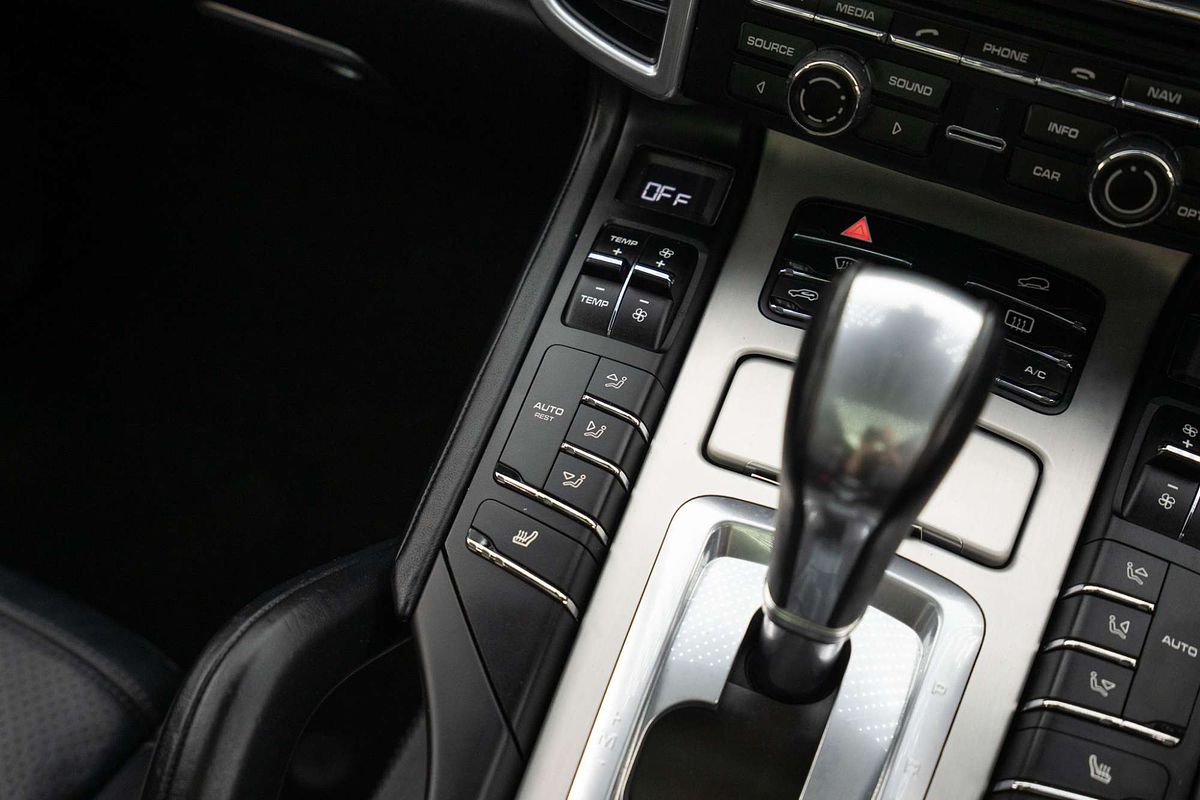 2015 Porsche Cayenne GTS 92A